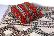 Load image into Gallery viewer, Pouf kilim 
