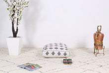 Load image into Gallery viewer, Ottoman square pouf rug
