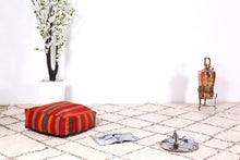 Load image into Gallery viewer, Moroccan pouf kilim 
