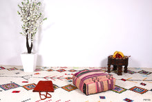 Load image into Gallery viewer, Moroccan pouf kilim 
