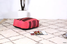 Load image into Gallery viewer, Square pouf kilim 
