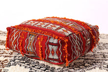 Load image into Gallery viewer, Pouf kilim 
